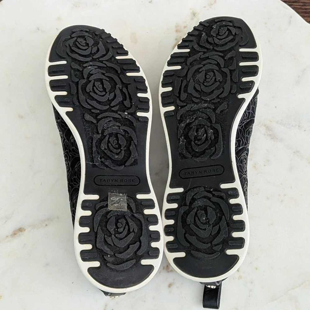 Taryn Rose Bobbi Black Floral Rose Slip On Sneakers‎ Womens 7.5B 34TR0815